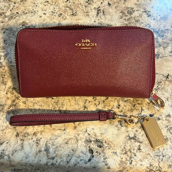 Coach Long Zip Around Wallet 

Cherry Color/Gold Hardware - Picture 1 of 5